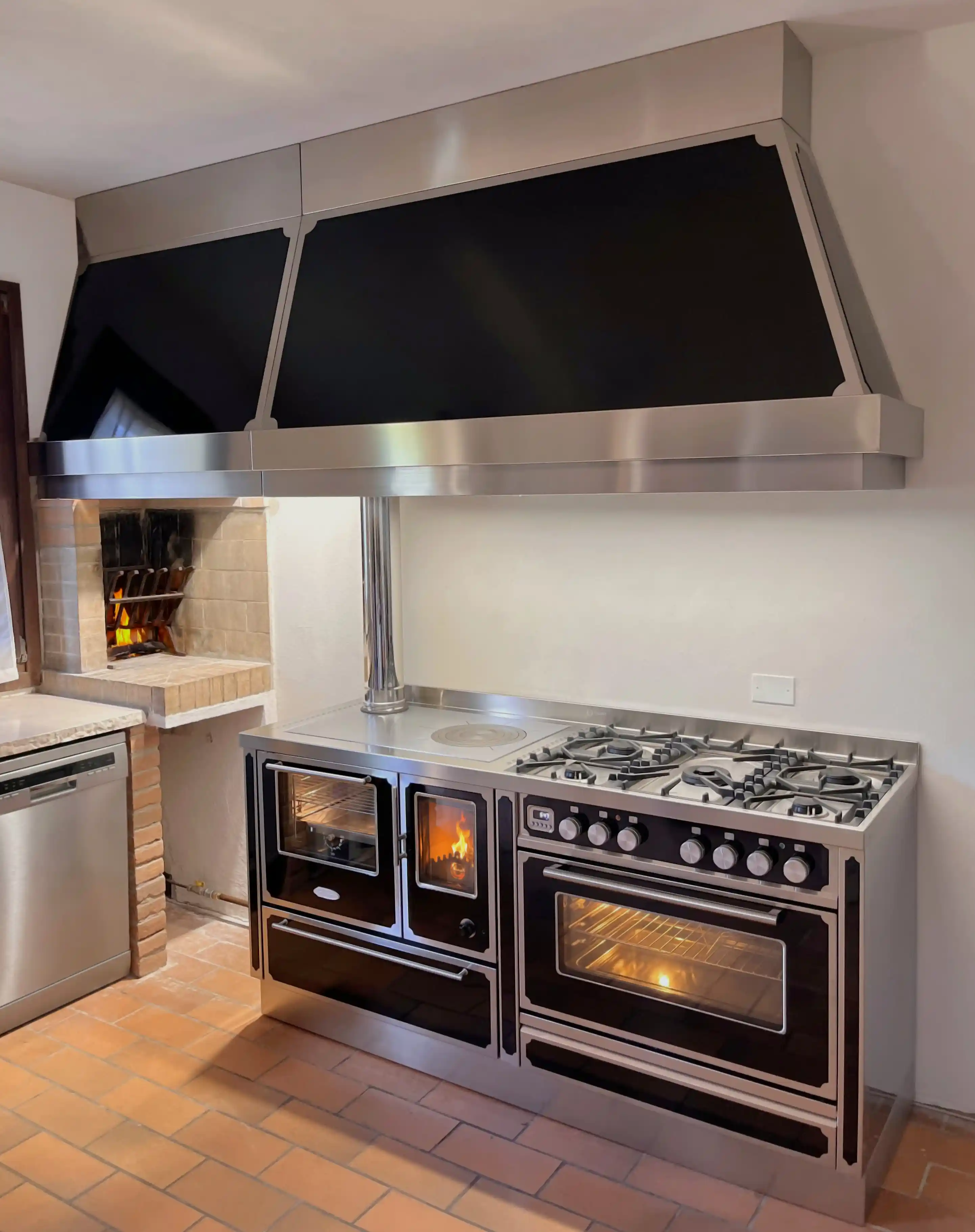 Cucina combinata Gas/Legna 180 con cappa 290