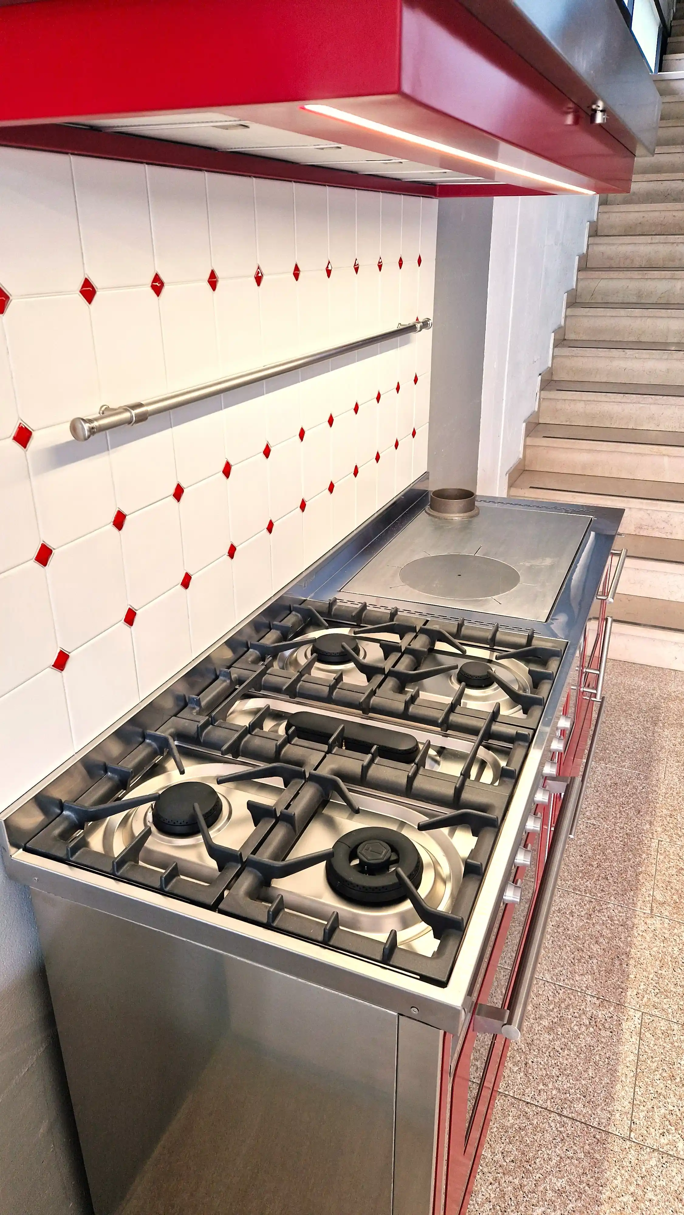 Cucina combinata 180 moderna - Dettaglio piani cottura
