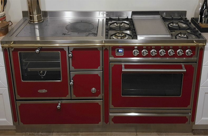 XE90 con corrimano + 4 fuochi e pescera